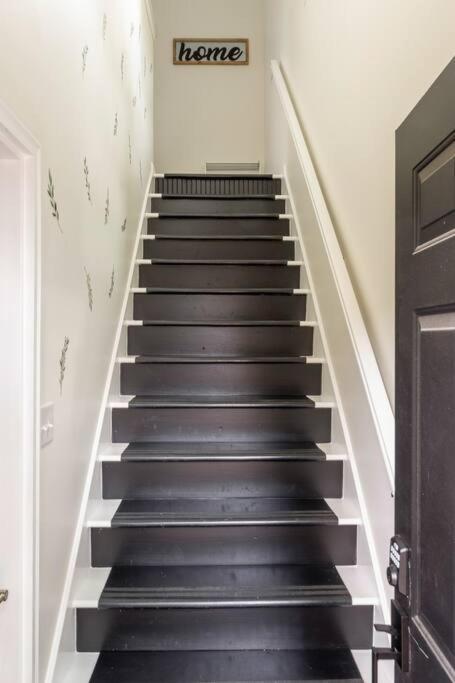 5 Minutes To Downtown Holiday home