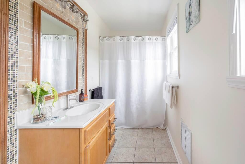 5 Minutes To Downtown Holiday home